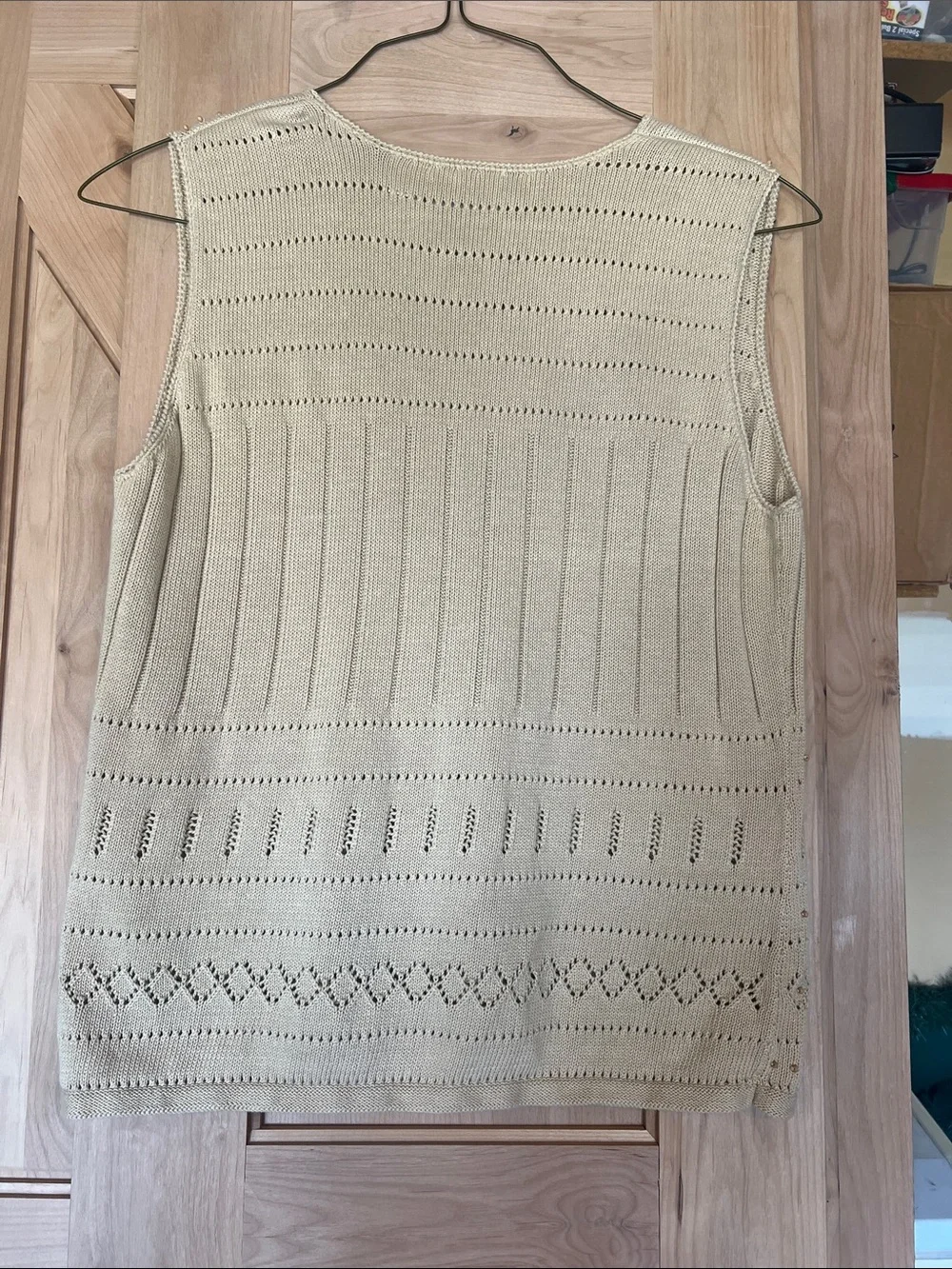 Liz Claiborne Beige Knit Sleeveless Vest - Picture 9 of 15